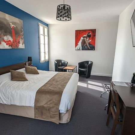 Hotel Restaurant Le Lion D'Or Gemozac Екстер'єр фото