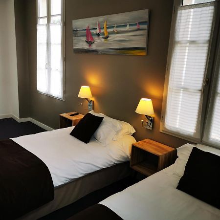 Hotel Restaurant Le Lion D'Or Gemozac Екстер'єр фото